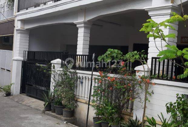 Rumah 2Lantai Clasik termurah di Kelapa Dua Wetan Ciracas Jakarta Tim 2