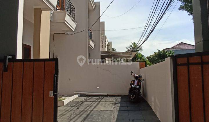 Rumah Baru 2Lantai Hoek Murah di Jati Cempaka Jatiwaringin Pondokgede 2