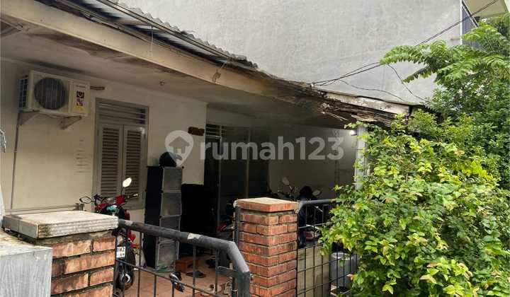 Rumah Clasik Murah Asri di Jatiwaringin Asri Pondokgede, Layak Huni Rumah Clasik Murah Asri di Jatiwaringin Asri Pondokgede, Layak Huni