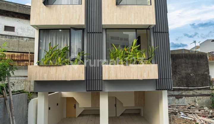 Rumah Baru 3 Lantai Modern Murah Free Biaya2 di Gunung Sahari Jakarta Pusat