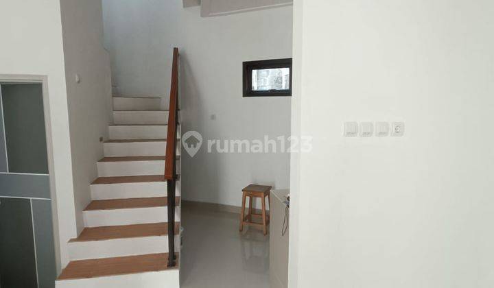 Rumah 2 Lantai Baru Murah di Kp Rambutan Ciracas dkt Tol Pasar Rebo Jakarta Tim 2