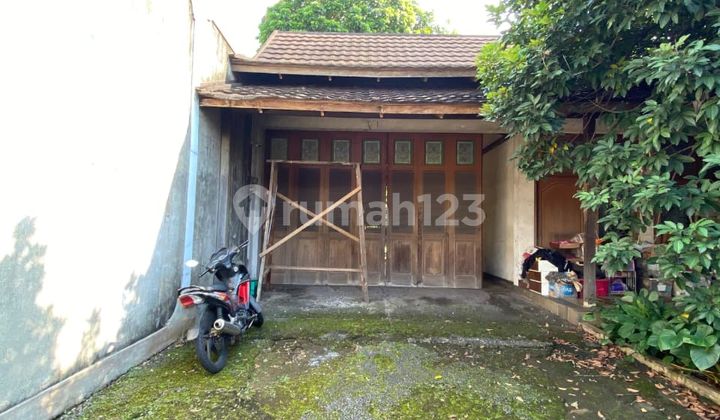 Rumah Clasik Swimming Pool Hitung Tanah di Condet Batu Ampar Jakarta Tim 2
