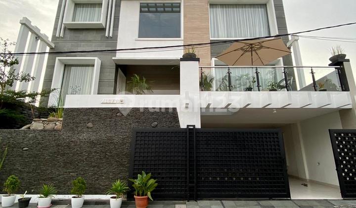 Luxury House with Swimming Pool in Billymoon Pondok Kelapa East Jakarta 1