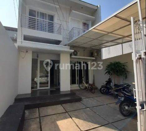 Rumah 2Lantai Cantik Modern Murah di Kalisari Pasar Rebo Jakarta Timur 1