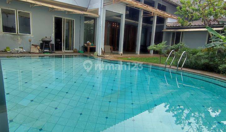 Rumah Clasik Swimming Pool di Komplek Lebak Bulus Jakarta Selatan 1