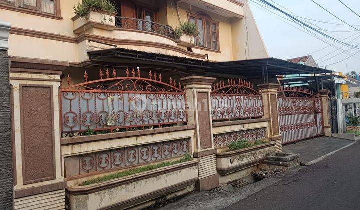 Rumah 2Lantai Klasik Mewah Murah di Utan Kayu Matraman Jakrta Tim 1