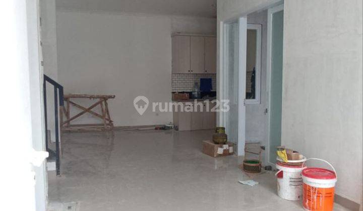 Rumah 2Lantai Baru Semi Furnish Bebas Banjir di Pondokgede Bekasi 2