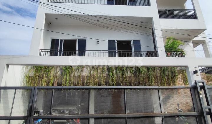 Rumah Kantor Hook 3 Lantai Full Furnish Mewah di Jatibening Timur Jakarta 2