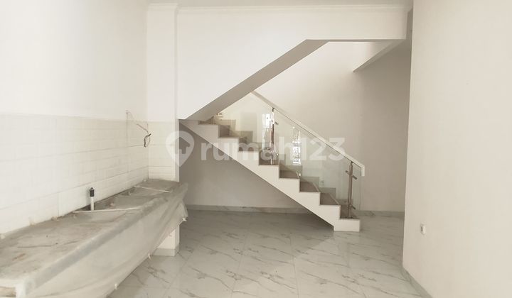Affordable Modern Millennial 3-Story New House in Kayu Putih, Rawamangun, East Jakarta Affordable Modern Millennial 3-Story New House in Kayu Putih, Rawamangun, East Jakarta