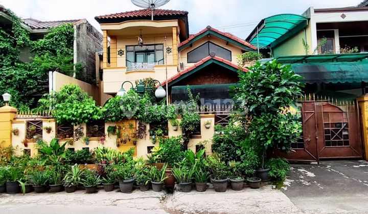 Rumah 2 Lantai Clasik Luas Murah di Komp Pondok Bambu Jakarta Tim