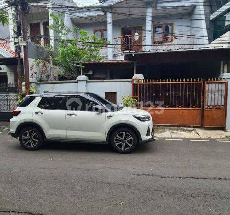 Rumah 2Lantai Bagus Asri Murah di Bendungan Hilir Jakarta Pusat 1