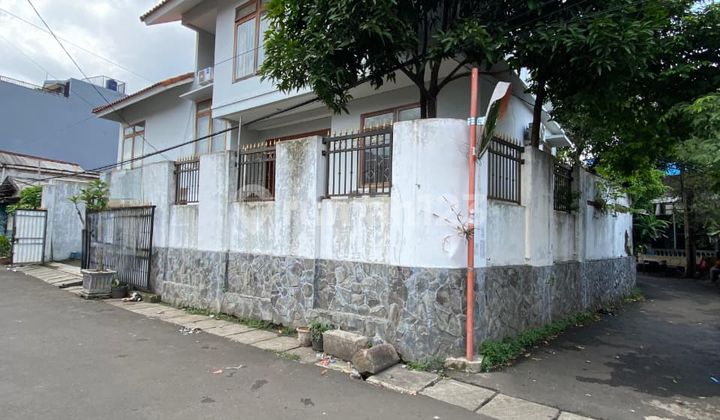 Nice 2-Storey House, Suitable for Boarding in Radio Dalam, Kebayoran Baru, South Jakarta 2