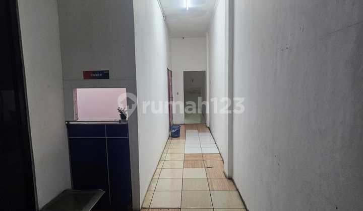 Cheap Commercial Attached Shophouse for Sale on Raya Juanda Ciputat, South Tangerang 2