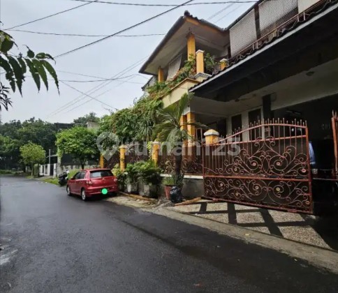 Rumah Induk dan Kost 8 Pintu Full isi di Veteran Bintaro Jakarta Sel