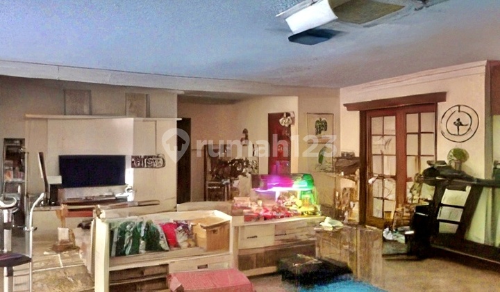 Classic Luxury 2-Story House in Permata Hijau, Kebayoran Lama, South Jakarta 2