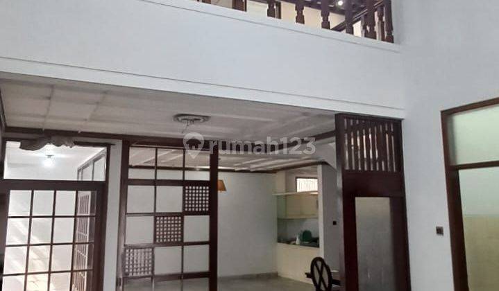 Jual Rumah Bagus Siap Huni di Kompleks Sumbersari 2 Lantai SHM 1