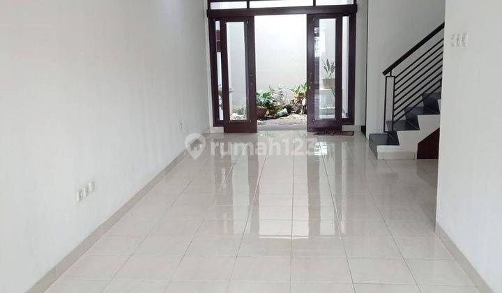 Jual / Sewa Rumah Siap Huni Sarijadi 2 Lantai SHM 1