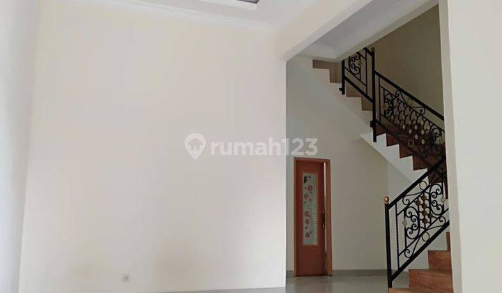 Dijual rumah di Meruyung  2