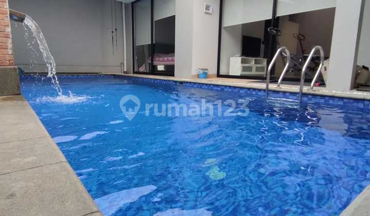 Rumah Cantik Dengan Kolam Renang Dalam Komplek Dpr Pondok Ranji