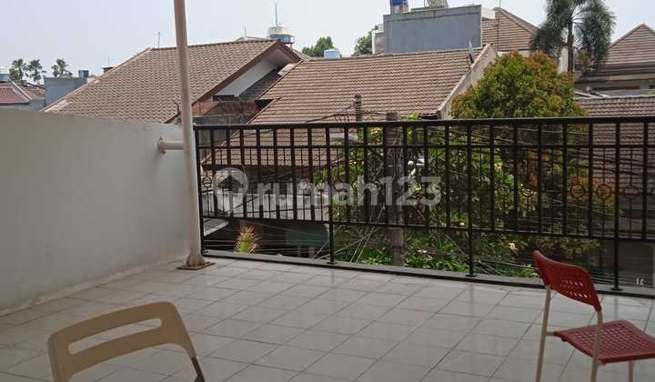 For Rent: Nice 3-Storey Shop House in Pondok Indah Commercial Area 2