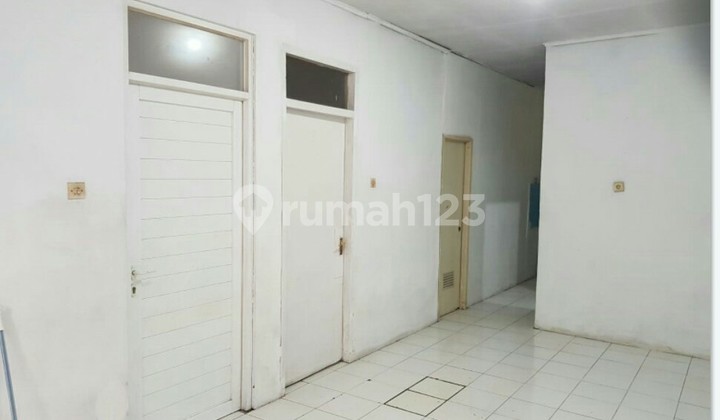 Disewkan Rumah Dalam Komplek Dekat Plaza Bintaro 2