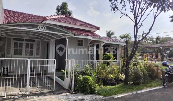 Rumah Nyaman Diperumahan Udayana Sentul City