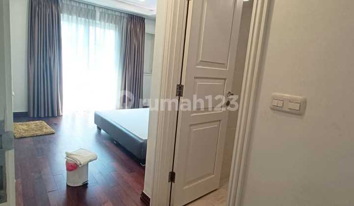 Flash Rent! Apartemen Moi! Murah Dan Strategis!