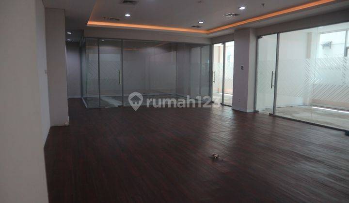 Disewakan Office Space 753sqm Semi Furnished di Jakarta Selatan 1