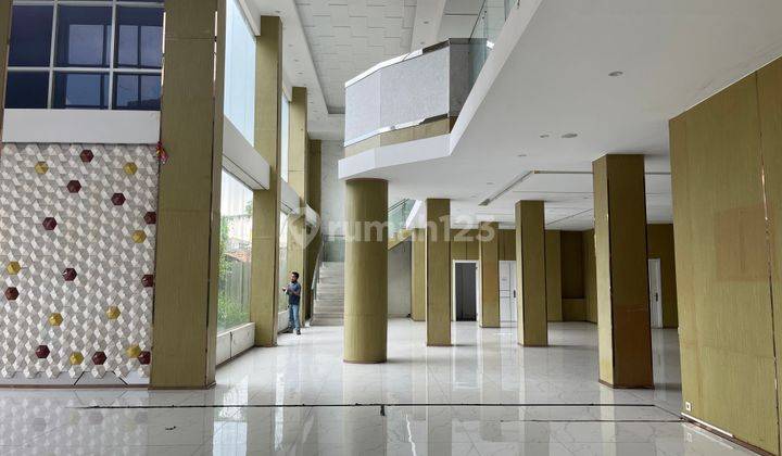 Disewakan 800m2 Gedung Komersial Kawasan Gading Serpong  2