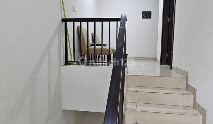 Dijual Rumah 2 Lantai Lokasi Central Park A Yani Surabaya, Sudah Di Renovasi!! 2