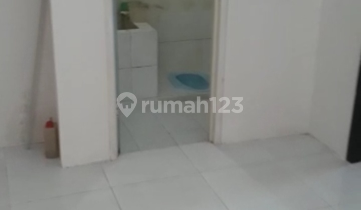 Disewakan Rumah 1 Lantai Kosongan Lokasi Dekat Kampus Upn, Gunung Anyar 2