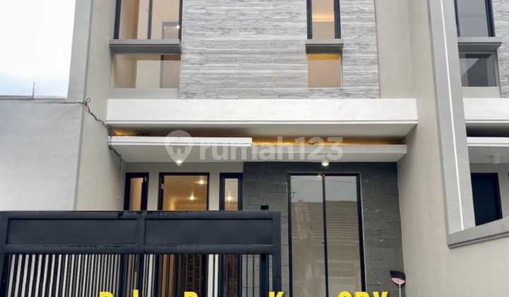 New Gress, Layout Bagus!! Dijual Rumah 2 Lantai Lokasi di Klampis