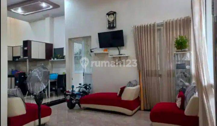 DISEWAKAN RUMAH 2 LANTAI DI KEBRAON INDAH PERMAI FULLY FURNISHED 2