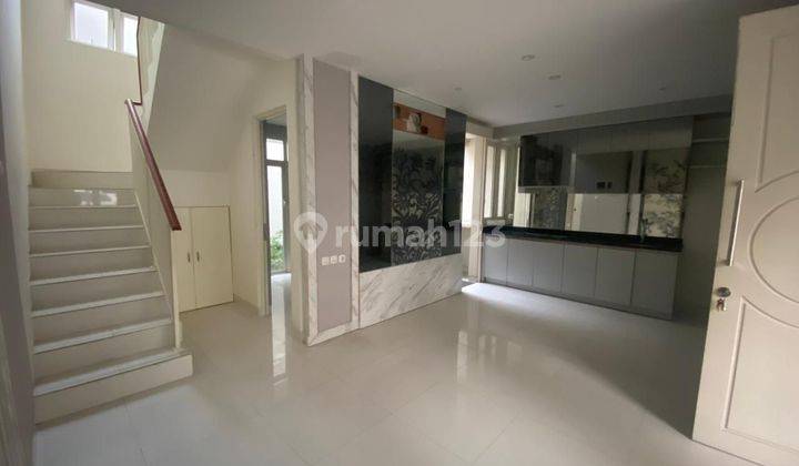 Di J U A L Rumah Grand Pakuwon 2 Lantai, Surabaya
cluster Canberra 2