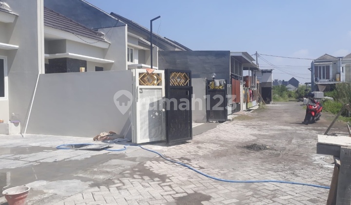 Hanya 2 Unit Saja!! Dijual Rumah Baru Gress & Siap Huni Termurah di Surabaya Timur