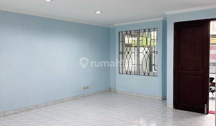 Disewakan Rumah Bagus di  Daan Mogot Baru 8x15 2