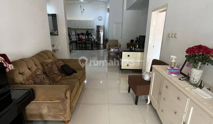 Dijual Rumah SHM Hadap Selatan 4kt 2km di Taman Surya, Jakbar 1