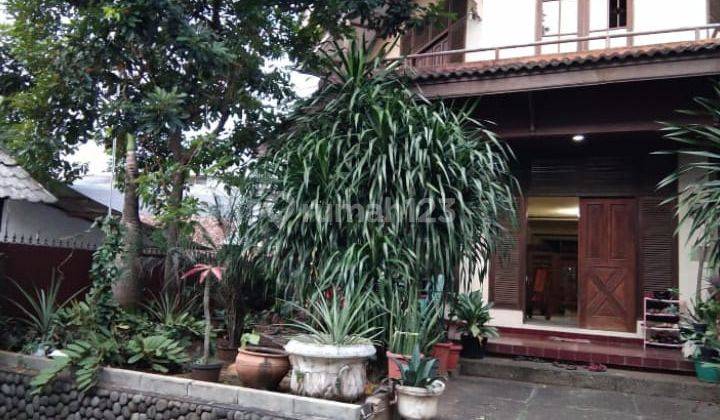Disewakan Rumah di dekat UI Depok ada 8 Kamar Tidur 1