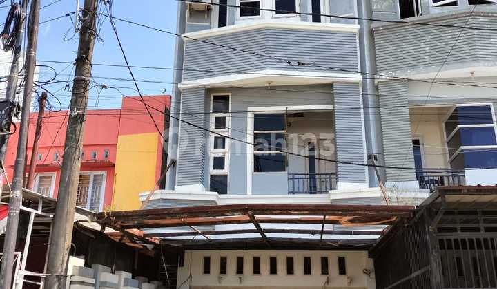 3-Story Shop House Near Al Azhar Hertasning Baru