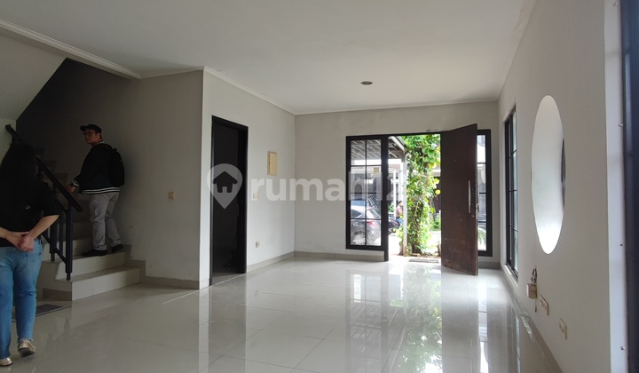 12/01 Green Lake City East Asia House, Size 12.5x18, Hook 2