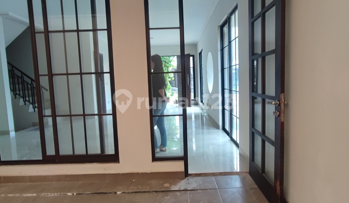 12/01 Rumah Green Lake City East Asia Uk 12.5X18 Hook