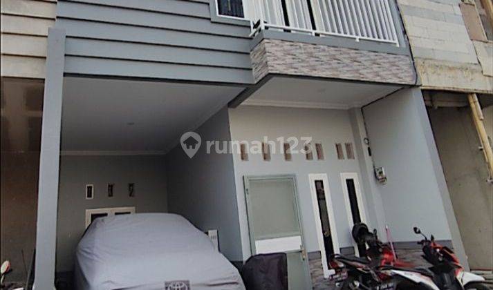 Rumah SHM 6x8,5 ada Carport dekat Toll Kalimalang akses masuk mobil di Jakasampurna  1