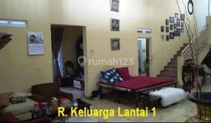 tampak depan rumah second murah dekat sekolah