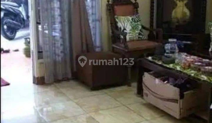 tampak depan rumah second murah dekat sekolah