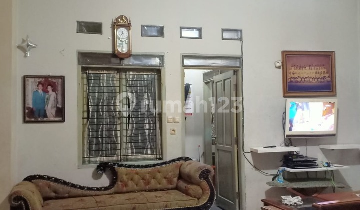 1.5-Story Second-Hand House in Taman Cibaduyut 1 2