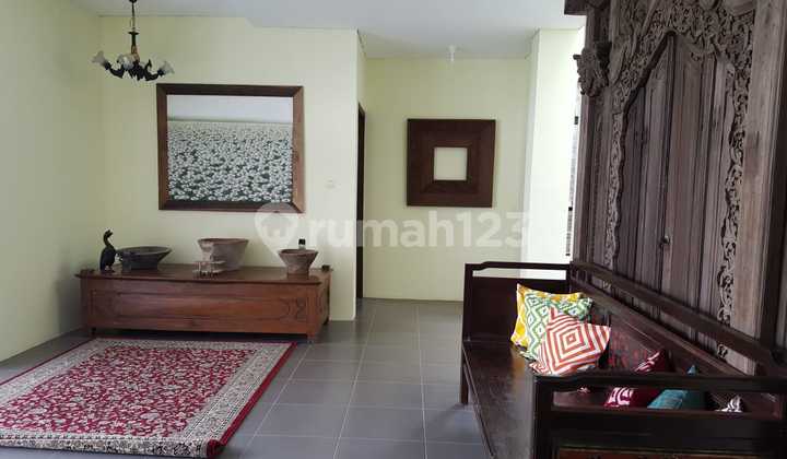 Turun Harga! Dijual Rumah Mewah 4 Lantai di Cikutra 2