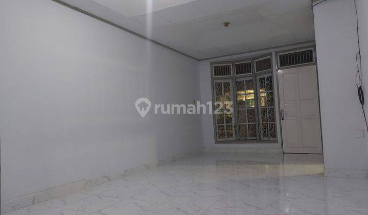 Dijual Rumah 2 Lantai Shm Bagus Siap Huni  2