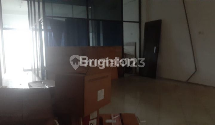 3-story shop house by the main road, strategic location in a commercial area, suitable for various businesses or offices in West Denpasar. 2