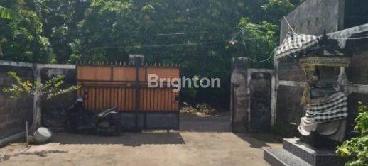 1-storey residential house in the Buleleng area in a beautiful and quiet environment, access 2m from the main road. 1