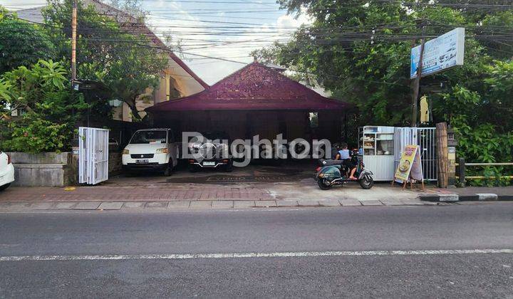 1-storey attached shophouse in a strategic location on the edge of the main road in the Dalung area